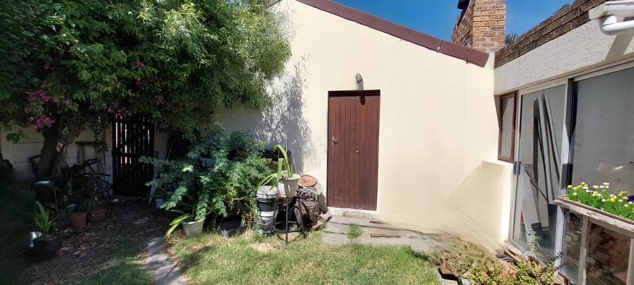 3 Bedroom Property for Sale in Twin Palms Western Cape